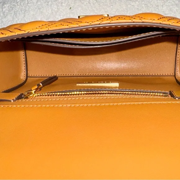 Tory Burch Small Fleming Tan Leather Bag - Picture 4 of 7